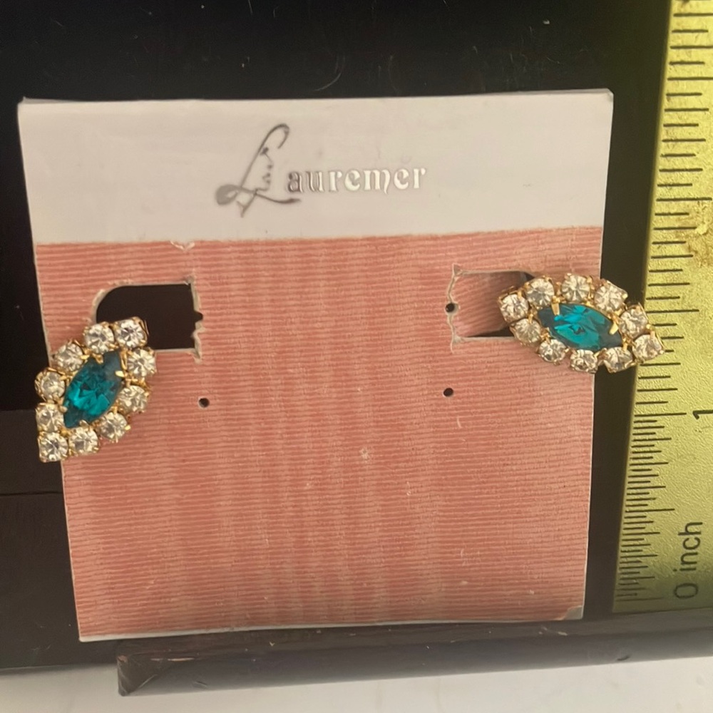 Gold tone and green Earrings